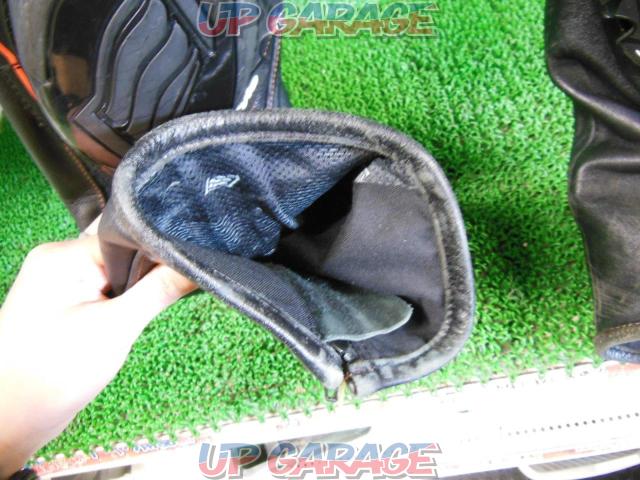 HYODHYOD
ST-X
D3O
LEATHER
PANTS
Leather pants
Black & Orange Stitch
Size: M
Product code: HSP019SPD-02
