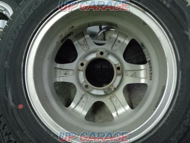 Manufacturer unknown 6-spoke aluminum wheels
+
DUNLOP (Dunlop)
WINTER
MAXX
SJ8-06