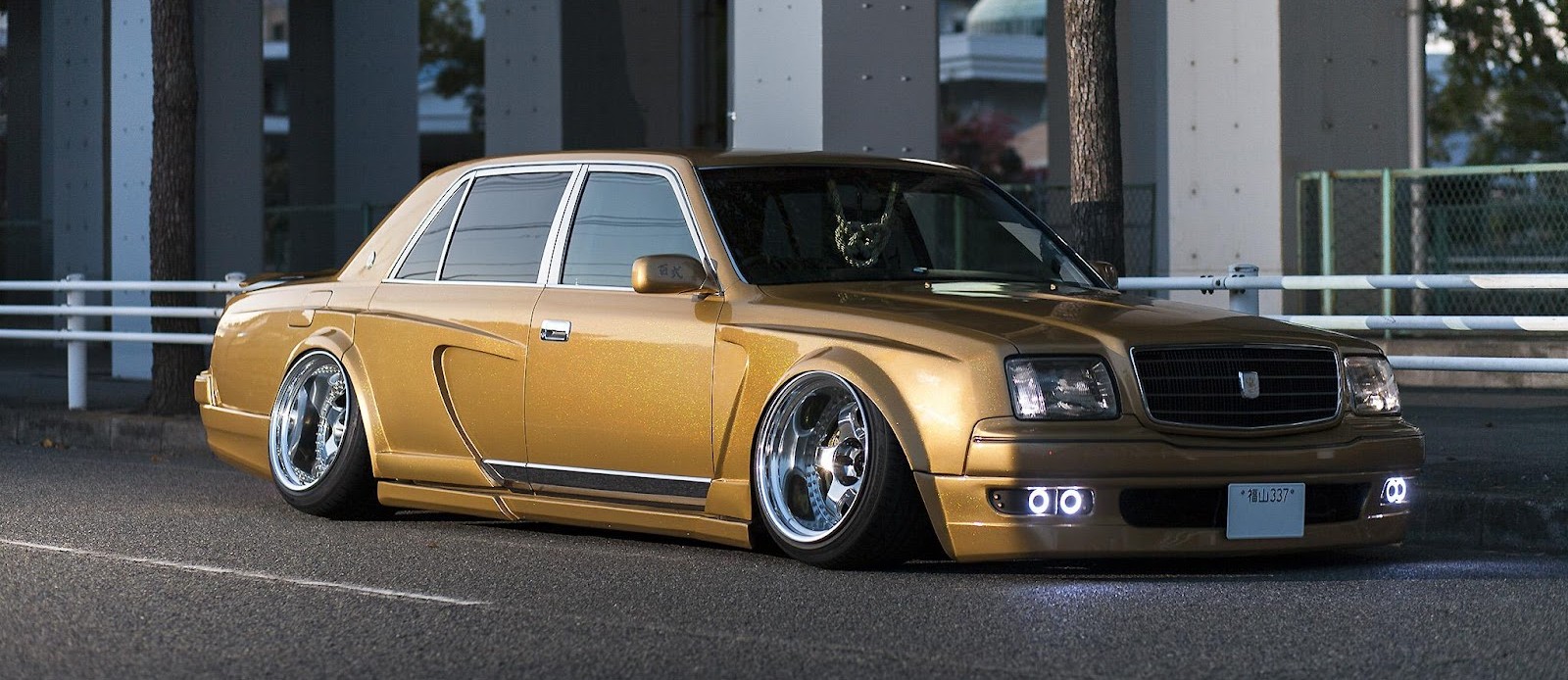 The Ultimate Guide to the Toyota Century: Japan’s Imperial Masterpiece ...